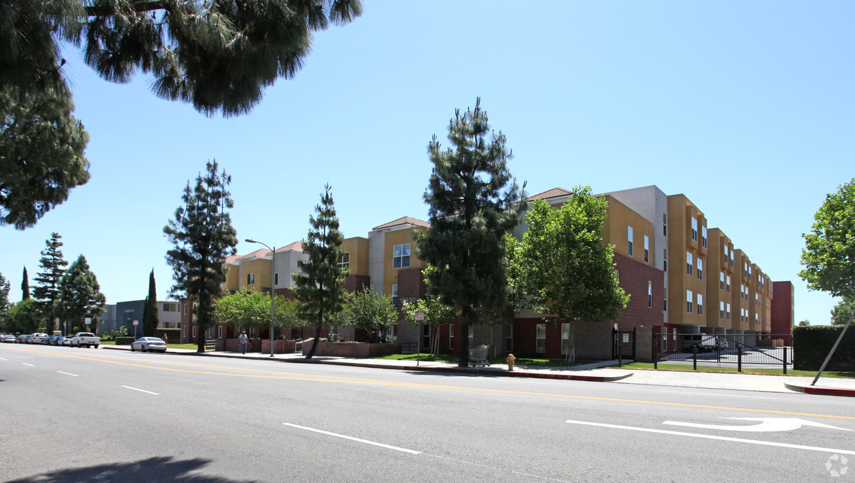 Primary Photo - Castlewood Terrace