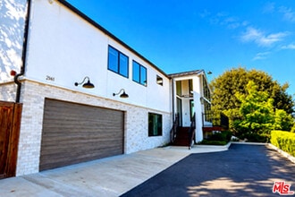 Building Photo - 2141 Indian Springs Ln