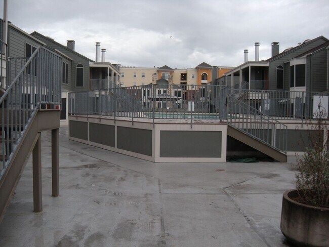 Building Photo - ORANGE TREE - WEST CAMPUS - AUGUST 2026 MOVE IN