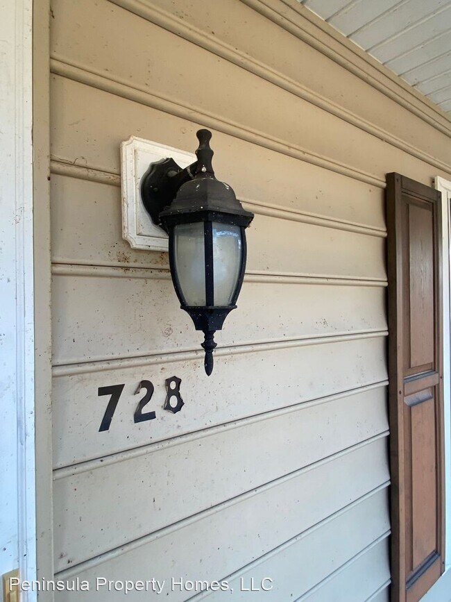 Foto del edificio - 4 br, 2.5 bath House - 728 Old Ft Eustis