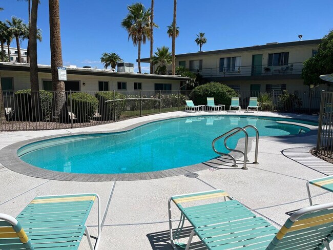 Foto del edificio - 6805 E 2nd St