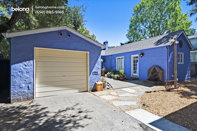 Building Photo - 420 9th Ave