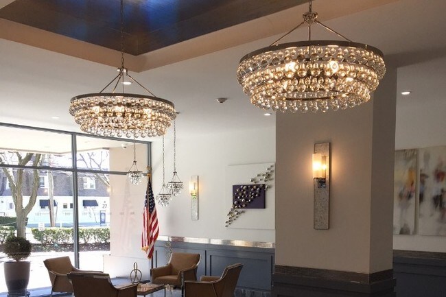 Lobby - 44 Strawberry Hill Ave