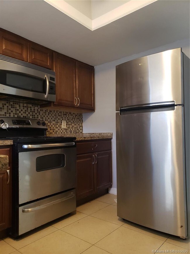 Foto del edificio - 11930 NE 19th Dr  16 North Miami Fl 33181