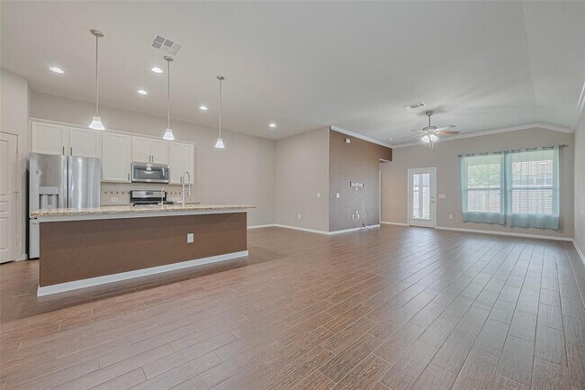 Building Photo - 5327 Silver Ledge Dr