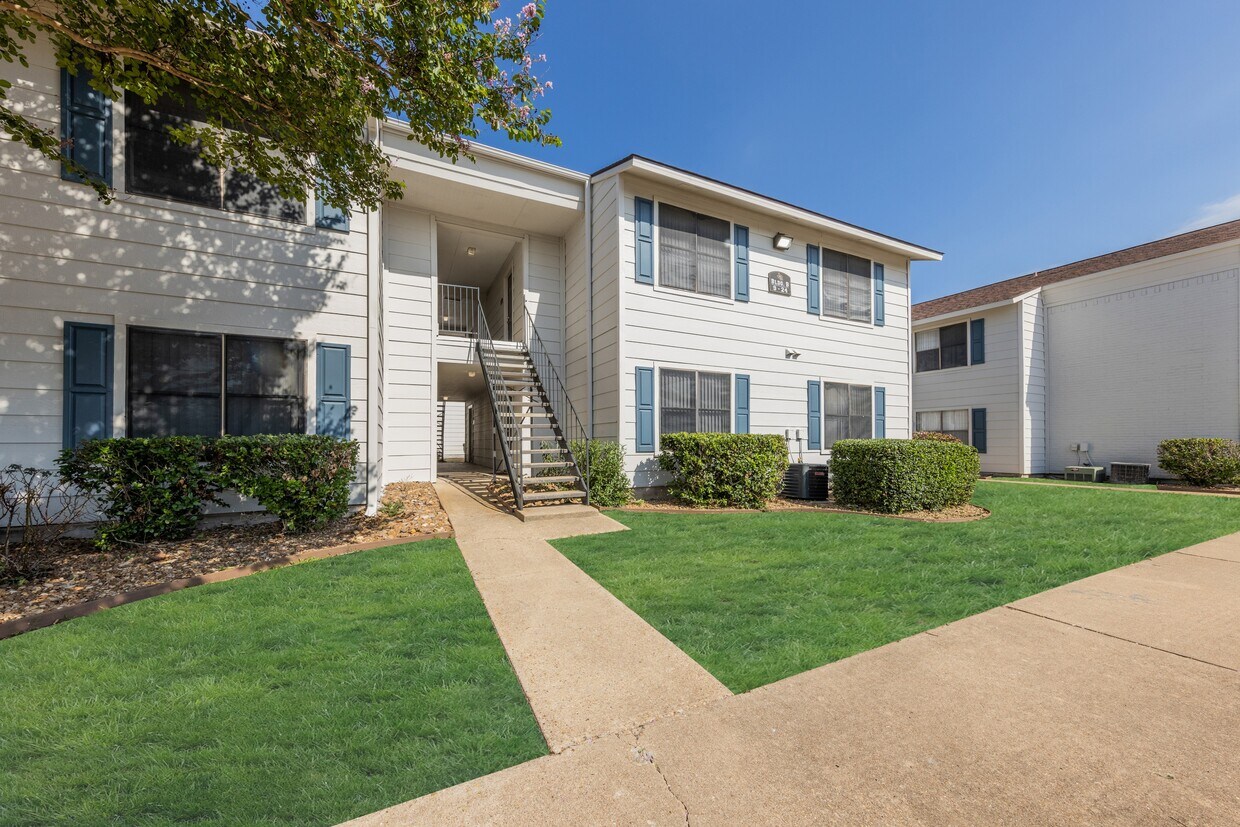University Square Apartments in College Station, TX