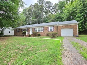 Building Photo - 409 Rosewood Ln