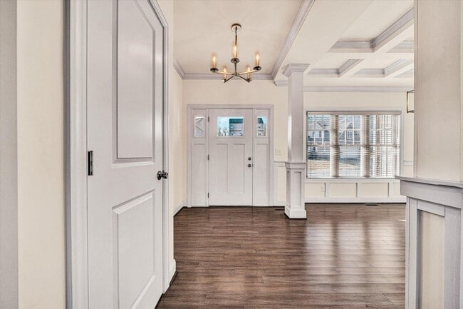 Building Photo - 6982 Linn Cove Court