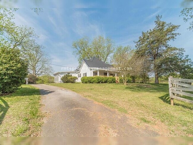 Photo - 7680 Jefferson River Rd House