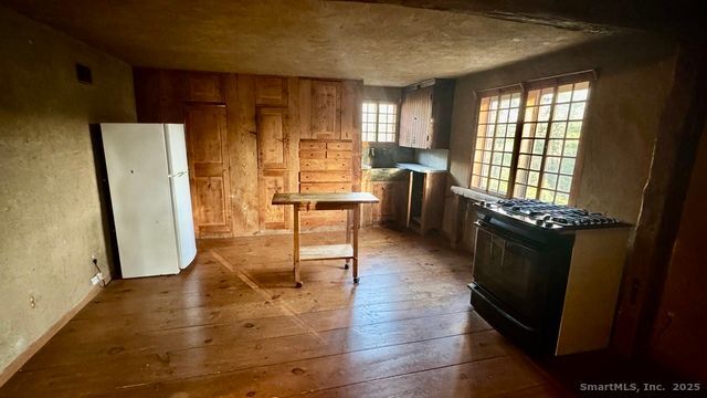 Foto del edificio - 45 Hoppen Rd