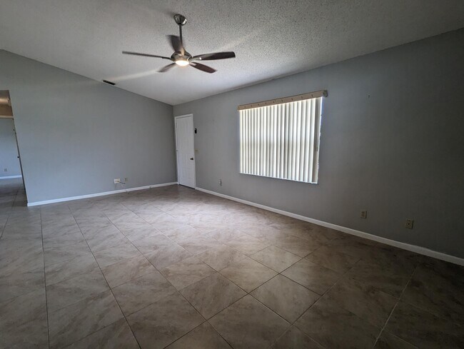 Foto del edificio - 622 SW Stillman Ave