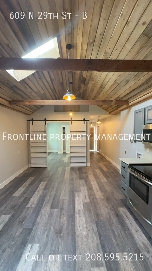 Building Photo - 609 N 29th St