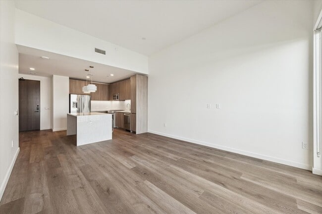 Building Photo - 1 Riva Row