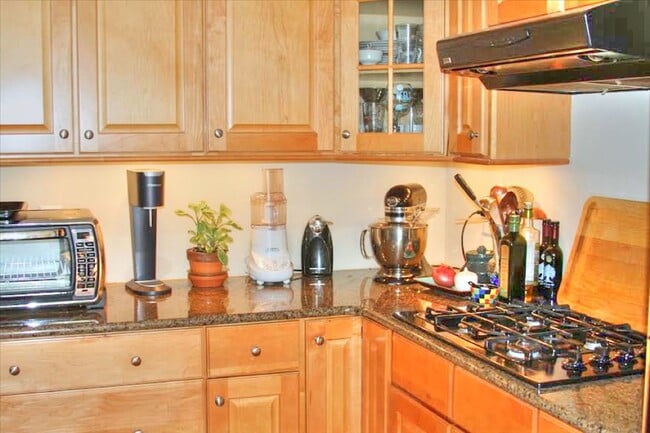 Photo - Beautiful 3 Bedroom / 2.5 Bathroom Townhome - Available End of June!