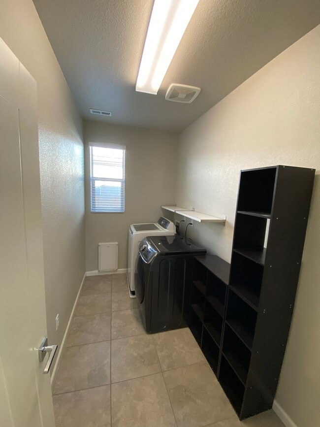 Building Photo - Great Home in Sparks