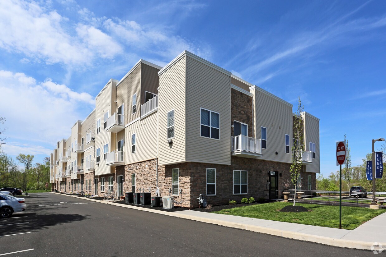 222 Park Place Luxury 55+ Rentals in Warminster at 222 Norristown Rd