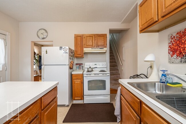 Foto del edificio - Available Now!