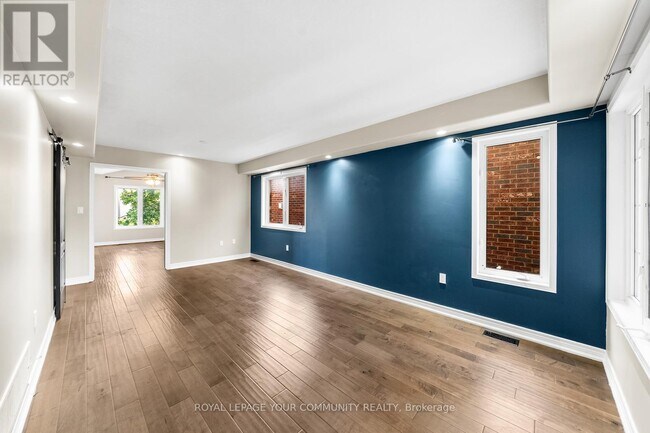 Photo du bâtiment - 1821 Lamstone St