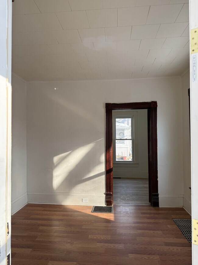 Foto del edificio - 308 E Argyle St