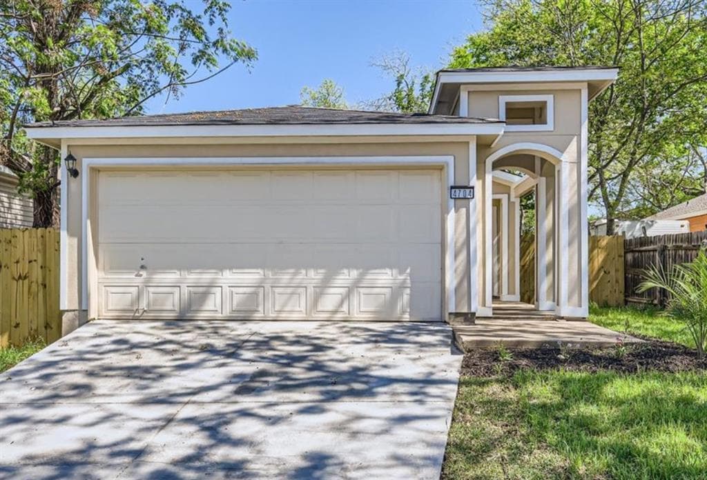 Foto principal - 4704 Blue Meadow Dr