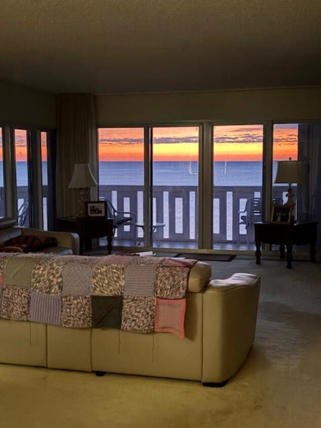 Foto del edificio - 1012 N Ocean Blvd