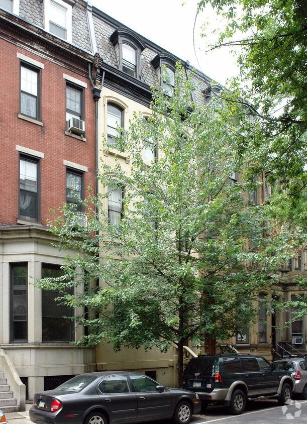 Building Photo - 2032 Spruce St