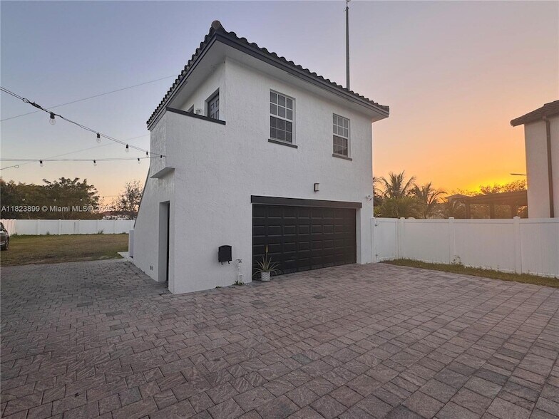 Photo - 16934 SW 92nd Street Cir Unit studio