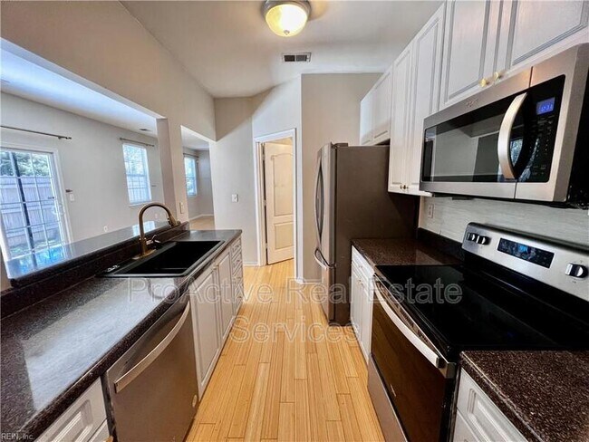 Foto del edificio - 4581 Duffy Dr