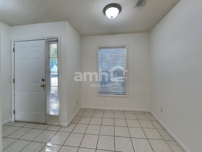 Foto del edificio - 101 Charlotte Ct