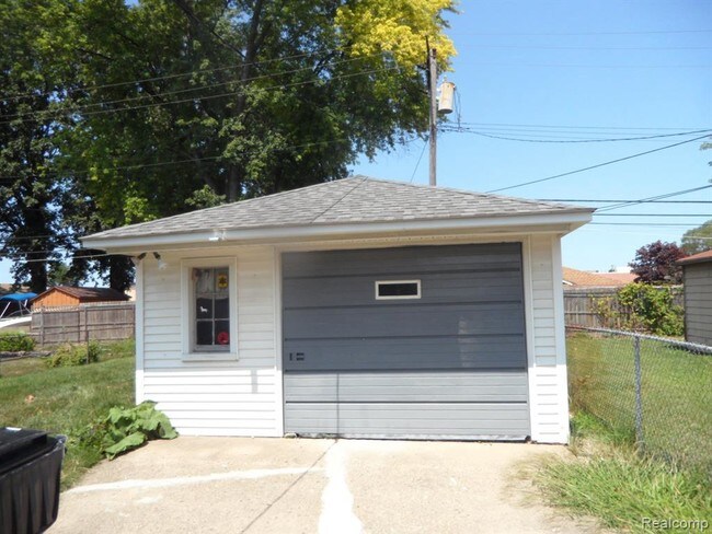 Foto del edificio - 17266 Cicotte Ave