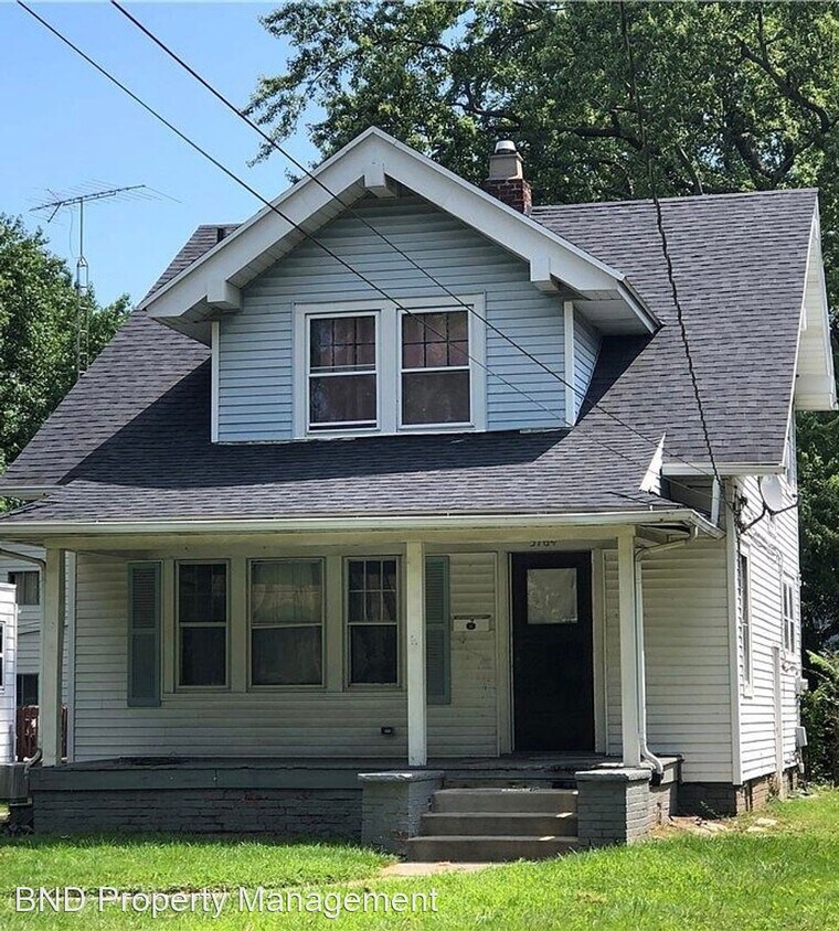 Foto principal - 3 br, 1.5 bath House - 3764 Lockwood Ave