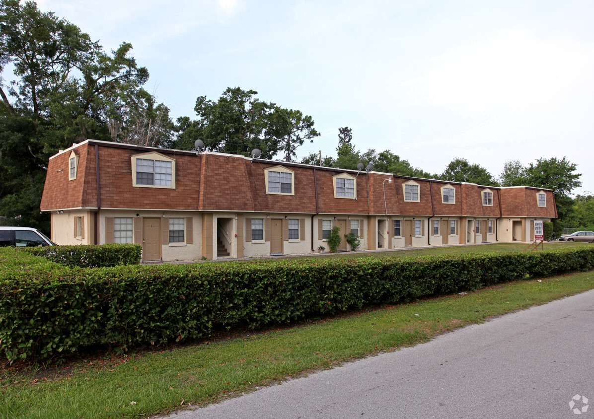 Primary Photo - Scot's Arms Apartments