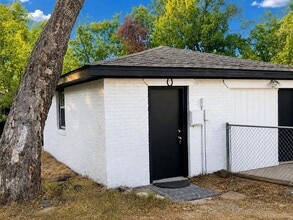 Building Photo - 1204 Bernard St
