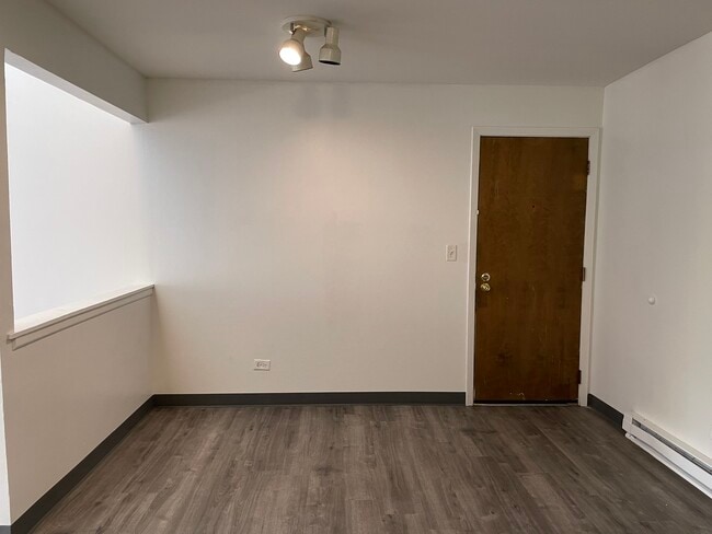 Building Photo - 1023 Kuhn Rd