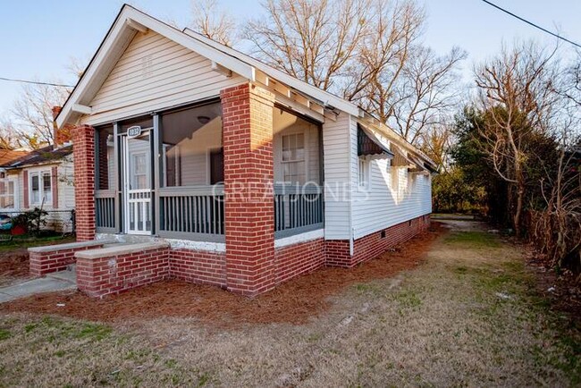 Building Photo - 1032 33rd St