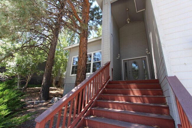 Foto del edificio - 4 Bed | 2.5 Bath Home Near Continental Cou...