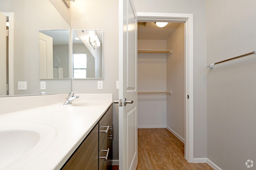 Cobalt on 32nd Apartment Homes Rentals Phoenix, AZ