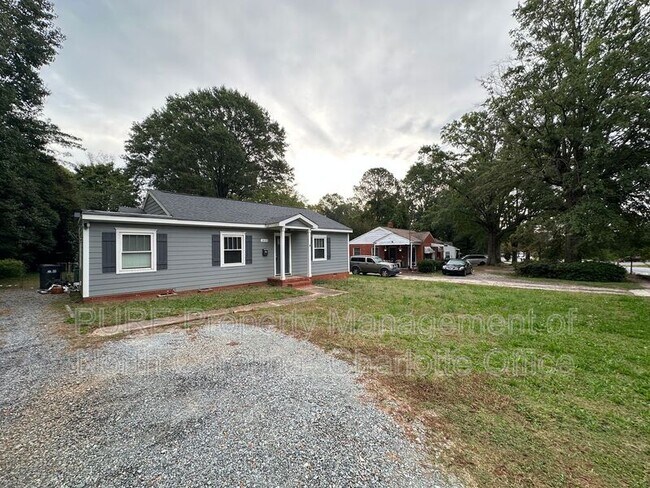 Foto del edificio - 2615 Ashley Rd