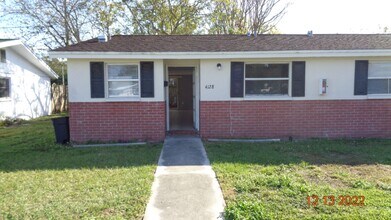Building Photo - 4128 Shoreline Dr