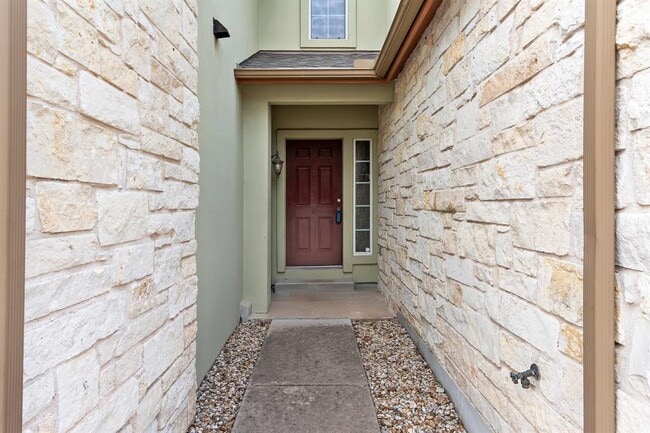 Building Photo - 2410 Great Oaks Dr