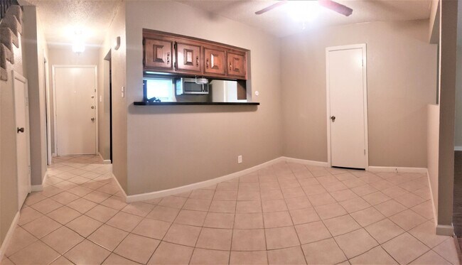 Foto del edificio - 7604 Bridges Ave