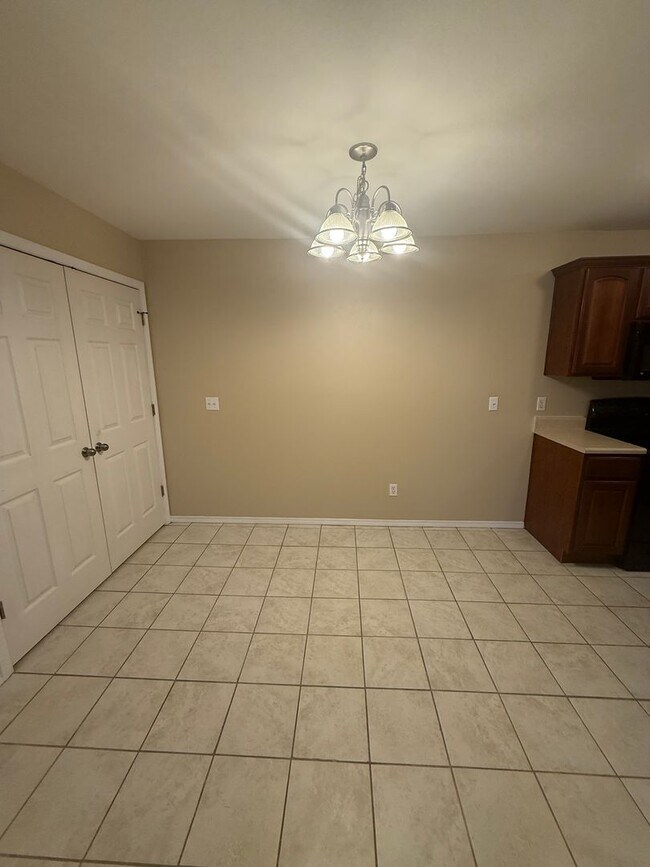 Foto del edificio - 1040 S Clifton Ave