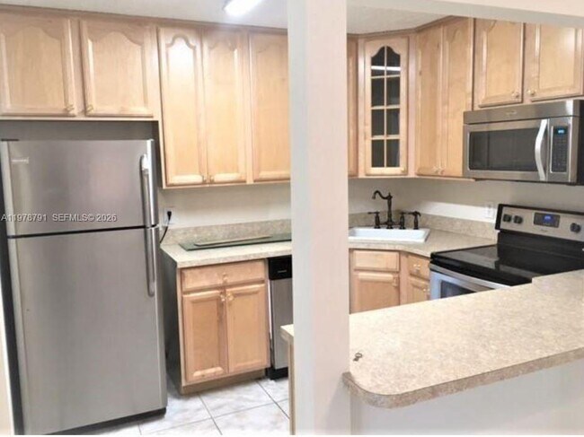 Foto del edificio - 5930 Whispering Pine Way