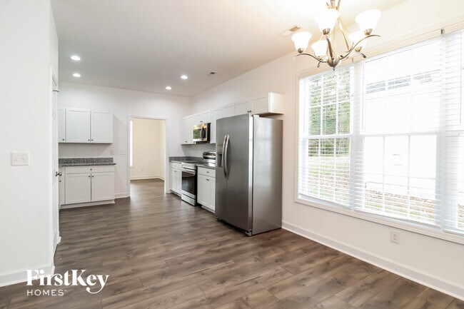 Building Photo - 1818 Yarborough Dr