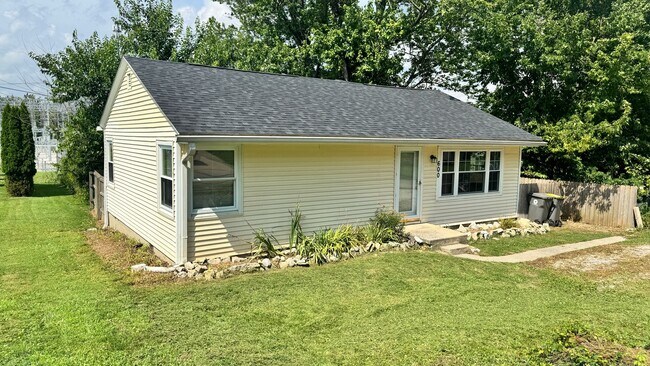 Foto del edificio - Available Aug 12th, 2026!