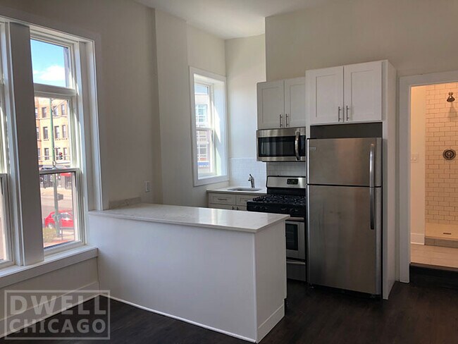 Building Photo - 2300 N Clybourn Ave