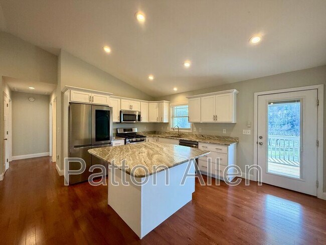 Foto del edificio - 207 Riverside View Dr