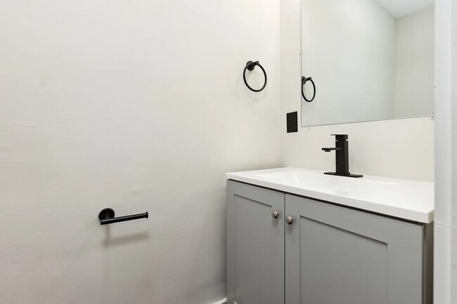 Foto del edificio - 752 Melville Ave