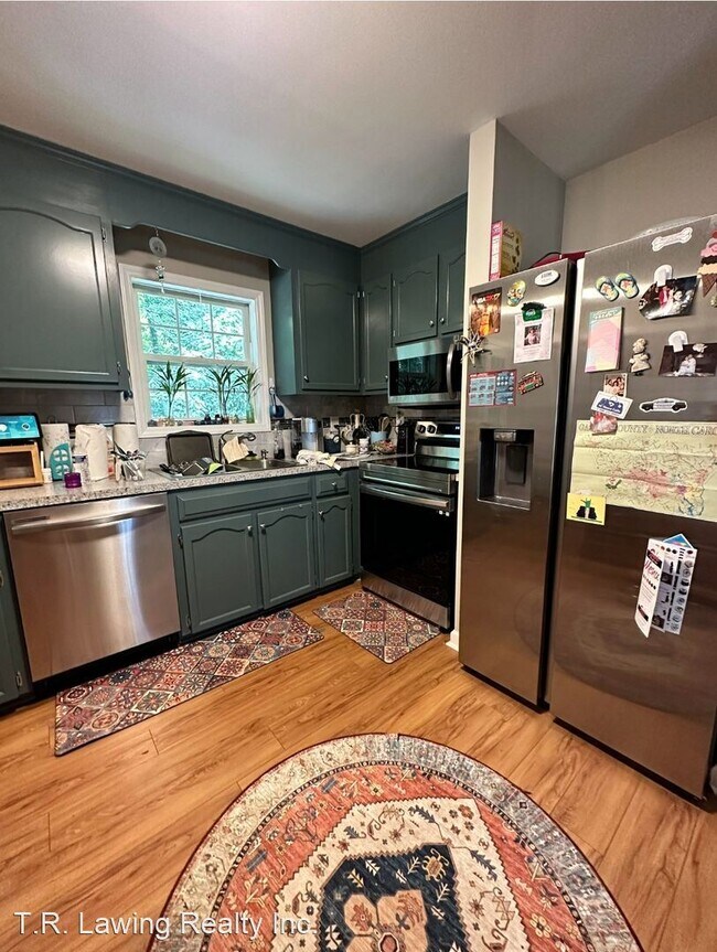 Building Photo - 2 br, 1 bath House - 8 Barnes Drive