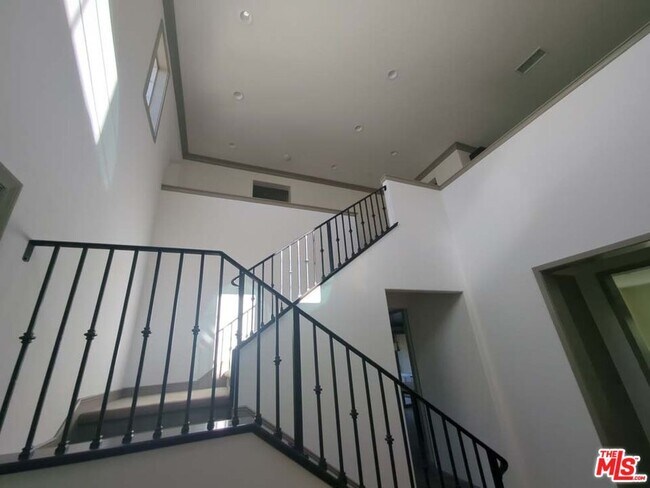 Foto del edificio - 16243 Cameo Ct